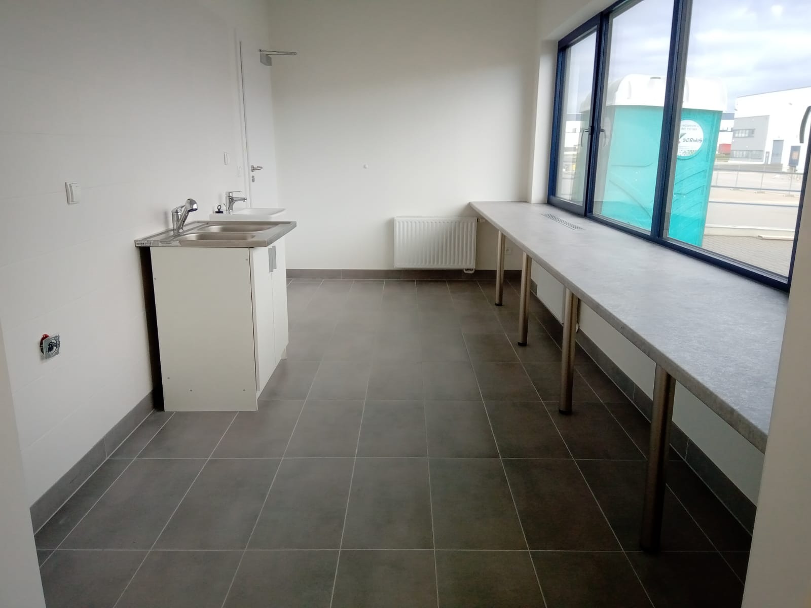 Płytki na podłodze 60*30, płytki na ścianie 20*20