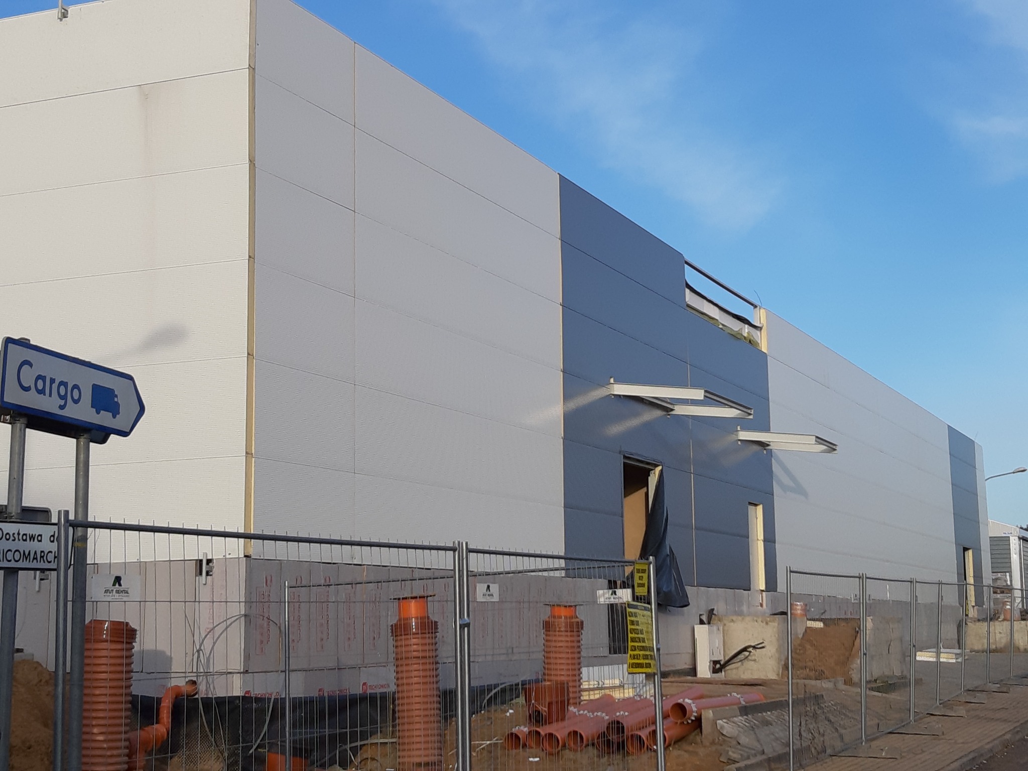 Montaż elewacji galeria w Sokółce