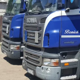 Zestawy przestrzenne 2 x 7,7 m długości i 3 m wysokości ładunkowej, ok .120 m3