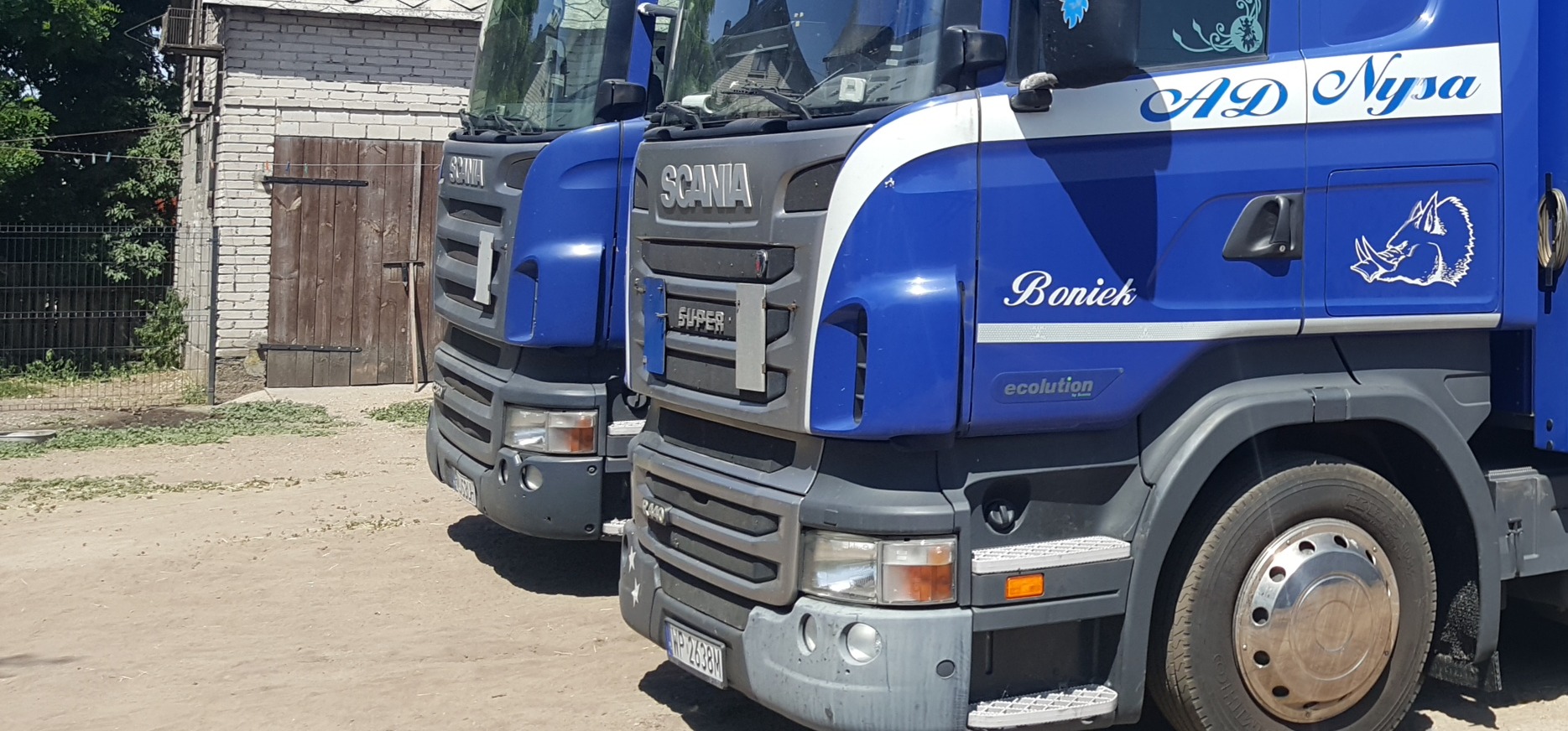 Zestawy przestrzenne 2 x 7,7 m długości i 3 m wysokości ładunkowej, ok .120 m3