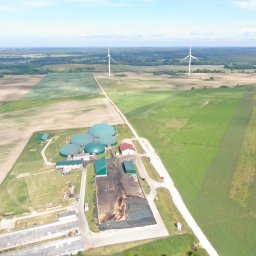 Biogazownia i farma wiatrowa w Grzmiącej.