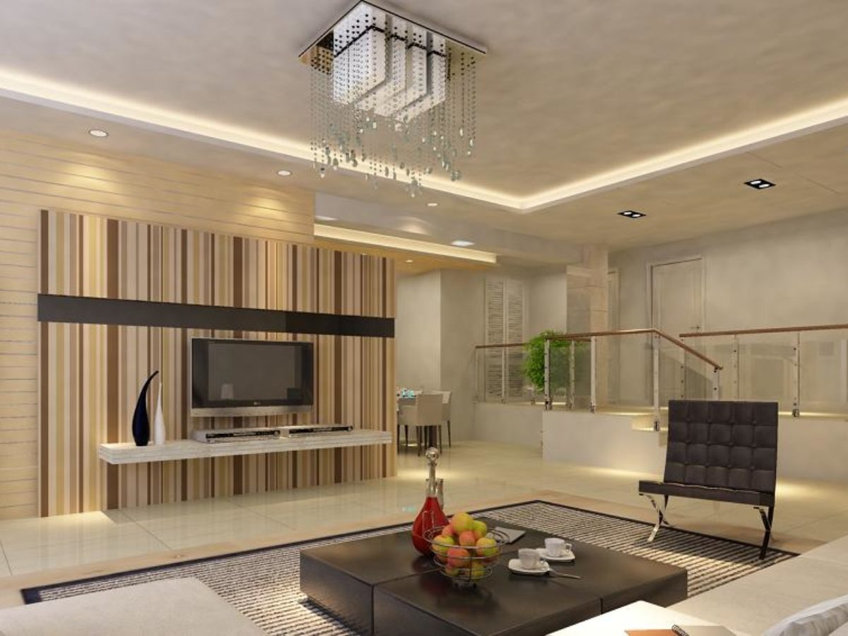 Nowoczesny salon z drewnianą ścianą akcentującą, podświetlanym sufitem i designerskim żyrandolem z kryształkami, minimalistyczny stolik kawowy z owocami i filiżankami.