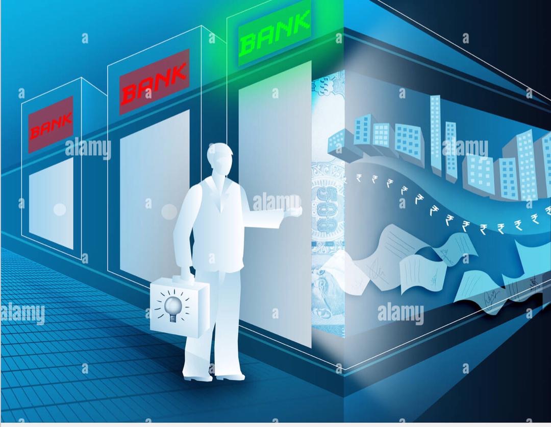 Abstrakcyjna grafika przedstawiająca postać z walizką z symbolem żarówki, budynki, banknoty i dokumenty na tle stylizowanego wnętrza banku.