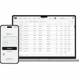 Ekran laptopa i smartfona prezentujące interfejs oprogramowania do zarządzania finansami firmy, z widoczną listą faktur i opcją logowania.