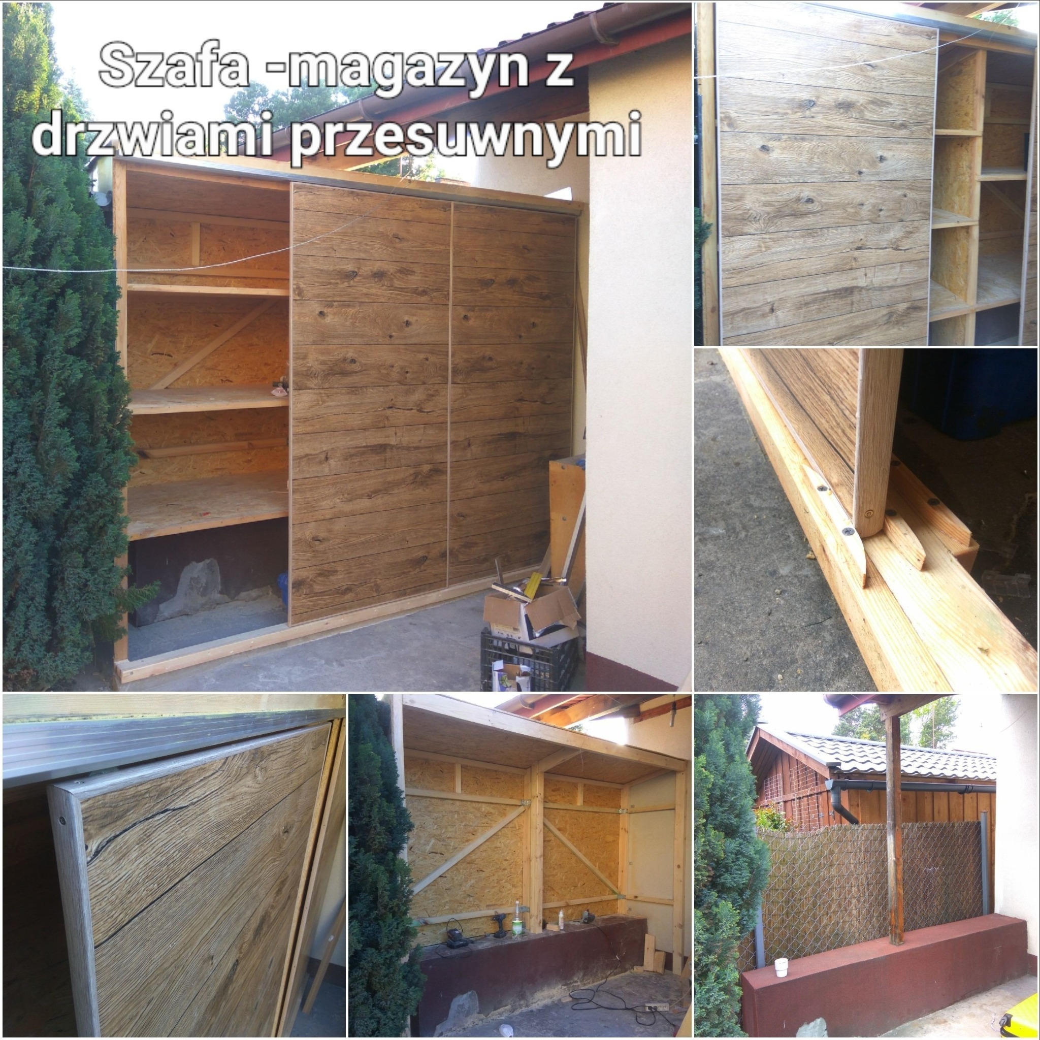 Magazyn zewnętrzny z drewnianymi drzwiami przesuwnymi, widoczne półki wewnątrz, konstrukcja w trakcie montażu, osadzona na betonowej podstawie, z zewnątrz widoczne drzewa iglaste.