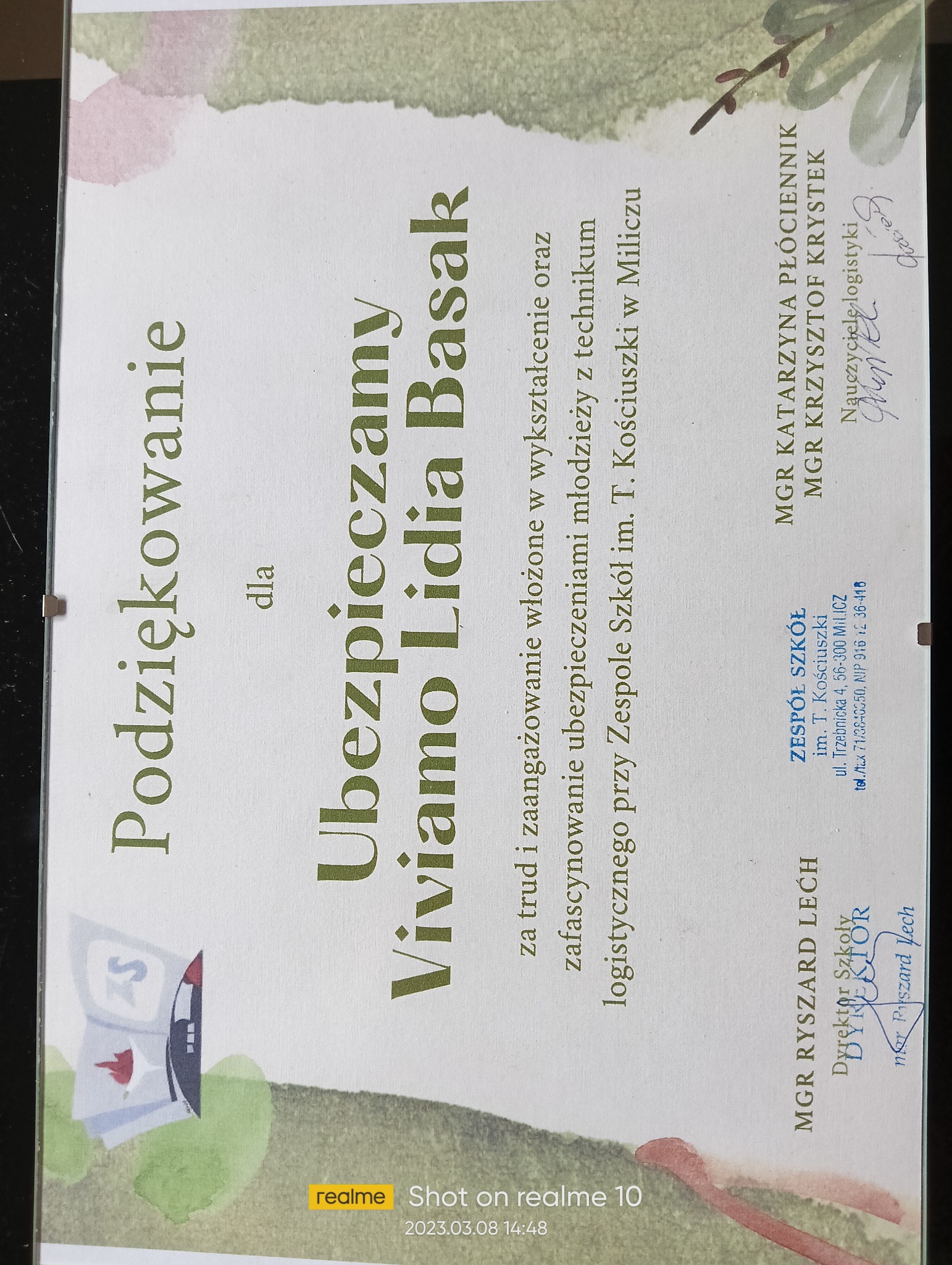 Dyplom z podziękowaniem za trud i zaangażowanie w wykształcenie oraz zafascynowanie ubezpieczeniami młodzieży z technikum logistycznego, podpisany przez dyrektora szkoły i nauczycieli logistyki.