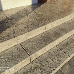 Beton cienkowarstwowy stemlowany