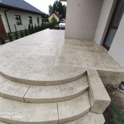 Beton stemplowany wzór skala, kolor brąz ecru 