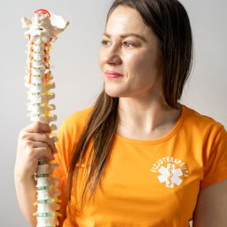 Fizjoterapia to proces, w którym:
✅ uczymy się rozumieć swoje ciało,
✅ odbudowujemy zaufanie do ruchu,
✅ odzyskujemy siłę i komfort w codziennym funkcjonowaniu.
