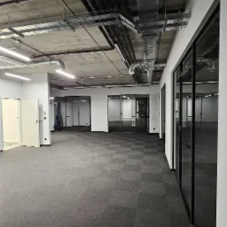 Szpachlowanie + malowanie. Biuro