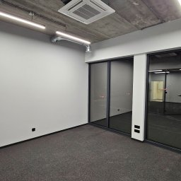 Yevhen Pavlovskyi - Szpachlowanie ta malowanie, pomieszczenie biurowe