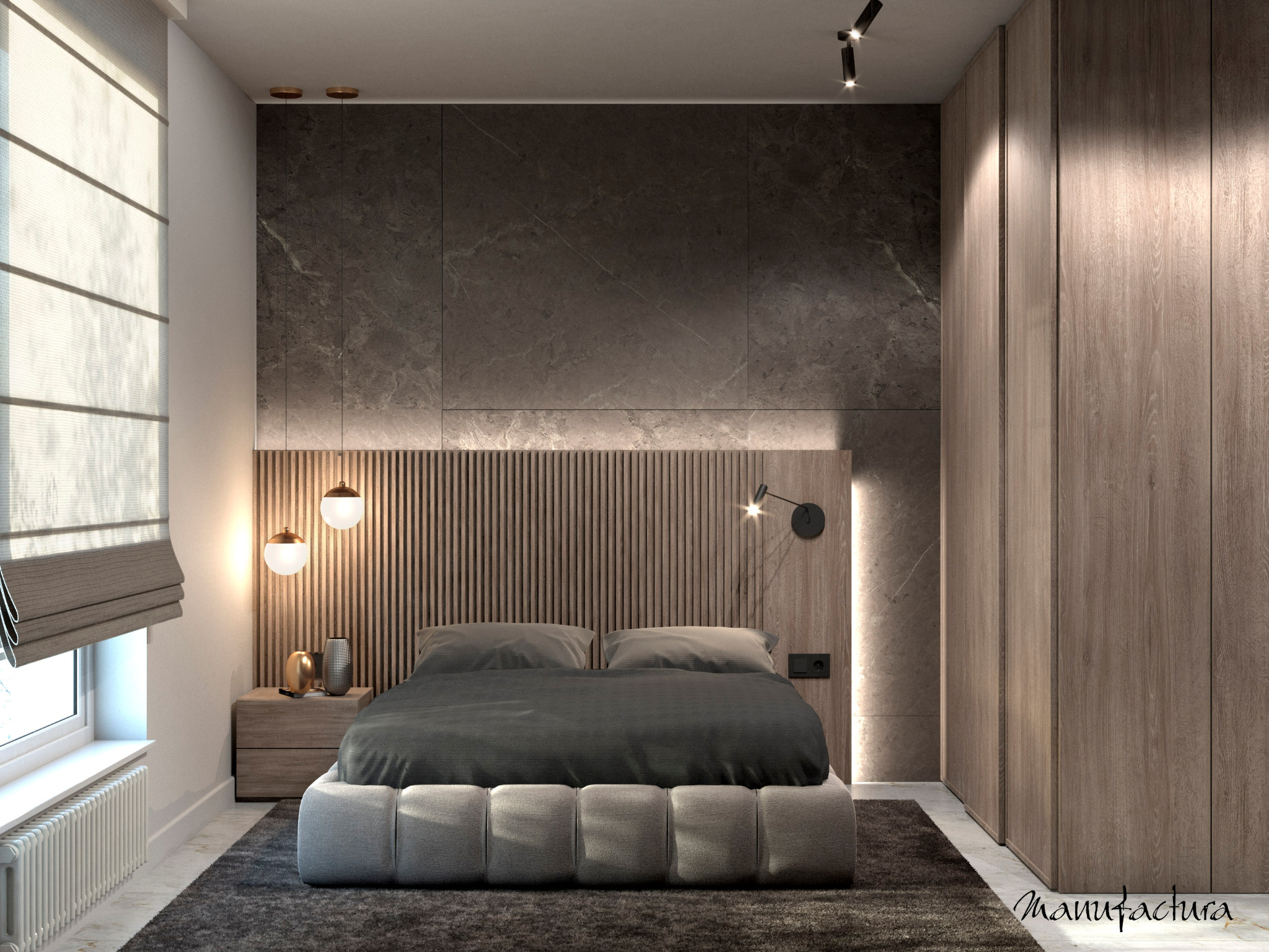 Elegancka sypialnia z łóżkiem na niskim, tapicerowanym podeście, marmurową ścianą za wezgłowiem z drewnianymi lamelami i nastrojowym oświetleniem punktowym oraz dwiema wiszącymi lampami kulami...