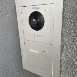 Wideodomofon marki dahua po protokole sip, z dostępem z telefonu.