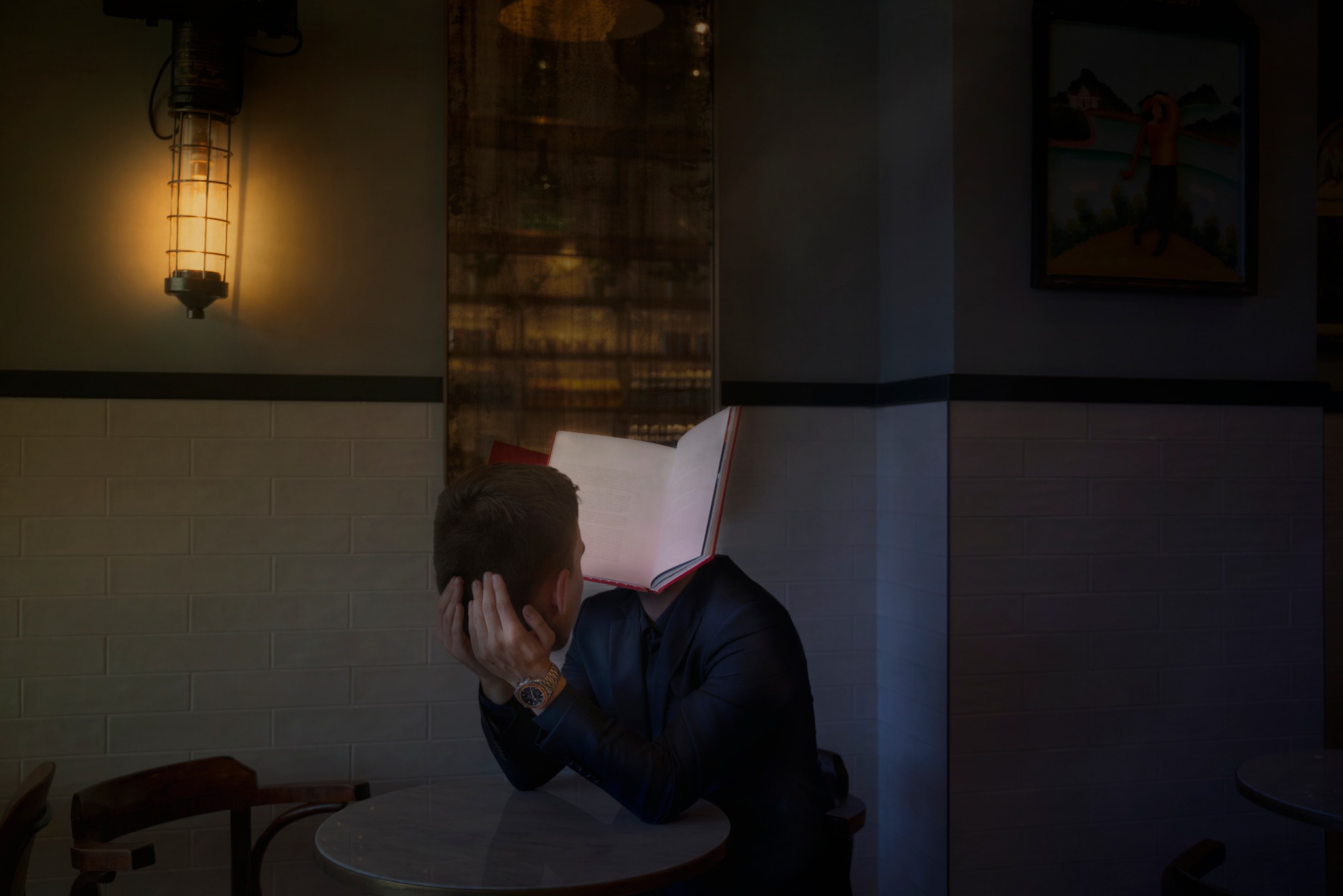 Kreatywna sesja biznesowa wraz z pełną obróbką post produkcyjną do materiałów online i offline.