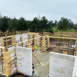 In progress. 
Szalowanie to pracochłonne zajęcie, ale bardzo istotne podczas dudowy waszych wymarzonych domów. 