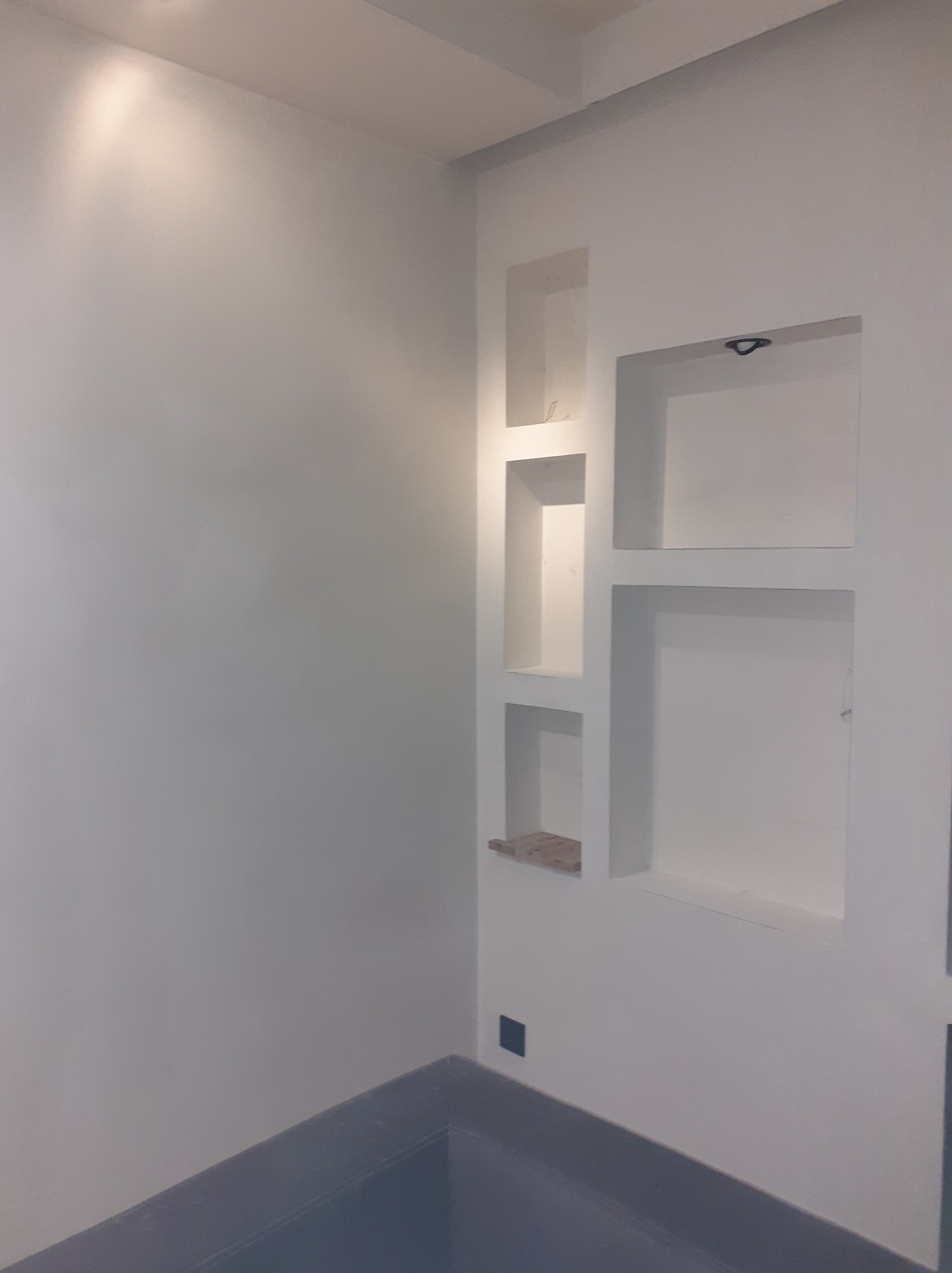 Różnego rodzaju zabudowy półki itp.