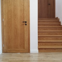 drzwi i schody barwiony jesion