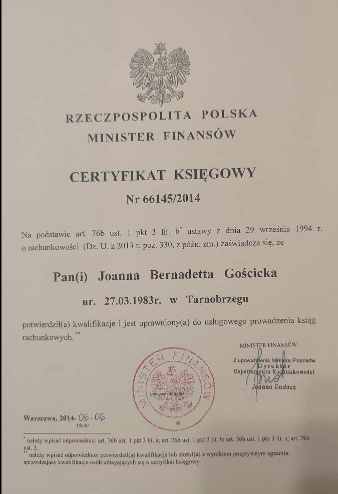 Skan certyfikatu księgowego wydanego przez Ministra Finansów Rzeczypospolitej Polskiej, dokument potwierdzający kwalifikacje do prowadzenia ksiąg rachunkowych.