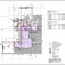 Schemat instalacji centralnego ogrzewania podłogowego w budynku, przedstawiony na planie architektonicznym. Widoczne rozłożenie rur grzewczych w poszczególnych pomieszczeniach oraz oznaczenia...