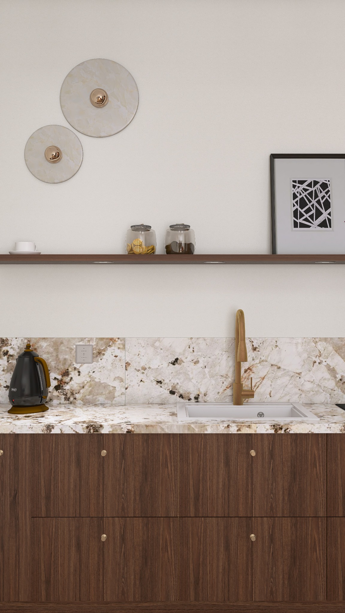 Nowoczesna kuchnia z drewnianymi szafkami, marmurowym blatem, złotą armaturą i półką z dekoracjami. Dwa okrągłe, marmurowe kinkiety na ścianie.