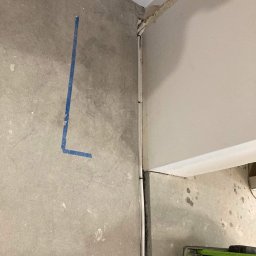 Wykonuję już przeszło 20 lat instalacje elektryczne w budynkach w stanie deweloperskim pod klimatyzację, jak również montaże klimatyzatorów kompletne tj. montaż z urządzeniem. 