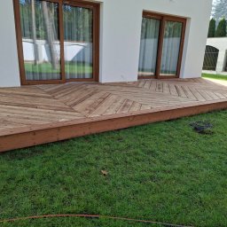 ARDAN79 SPÓŁKA Z OGRANICZONĄ ODPOWIEDZIALNOŚCIĄ - Przed domem Warszawa