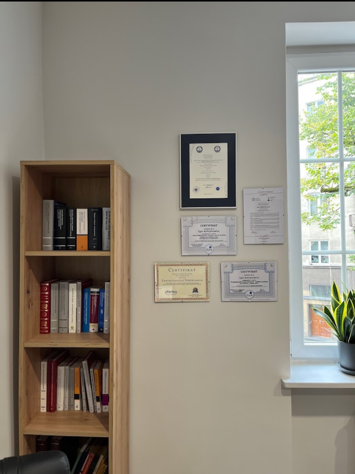 Stałe podnoszenie kwalifikacji.