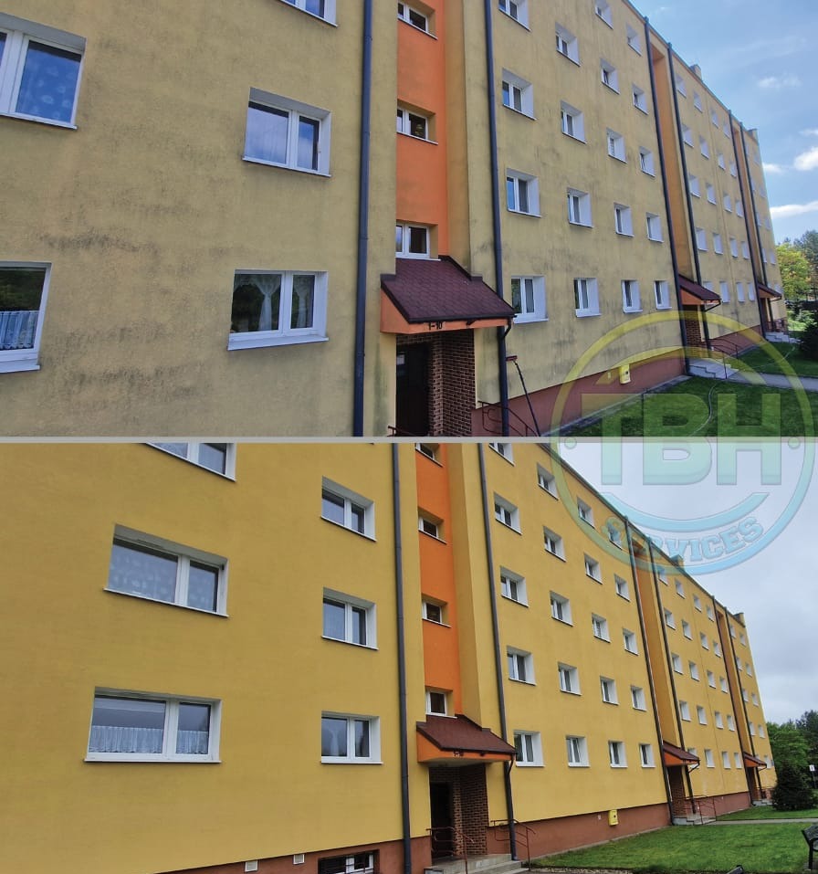 Budynek wielorodzinny przed i po odświeżeniu elewacji. Górna część zdjęcia pokazuje zabrudzoną fasadę, dolna - czystą, odnowioną elewację w odcieniach żółci i pomarańczy.