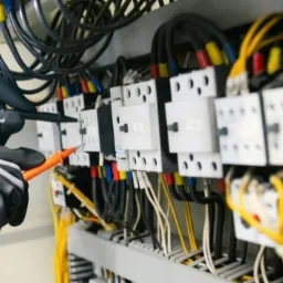 Pomiary i oględziny instalacji elektrycznych.