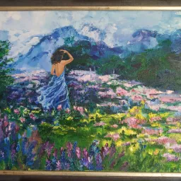 Impresjonistyczny obraz olejny przedstawiający kobietę w błękitnej sukience stojącą tyłem na łące pełnej kwiatów z górami w tle, namalowany grubymi pociągnięciami pędzla w jasnych kolorach...