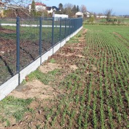 Swiadczymy montasz ogrodzen panelowe palisadowe montasz bram I furyek swiadczymy demontaze starych ogrodzen wraz z materialem zapraszam do kontaktu tel 