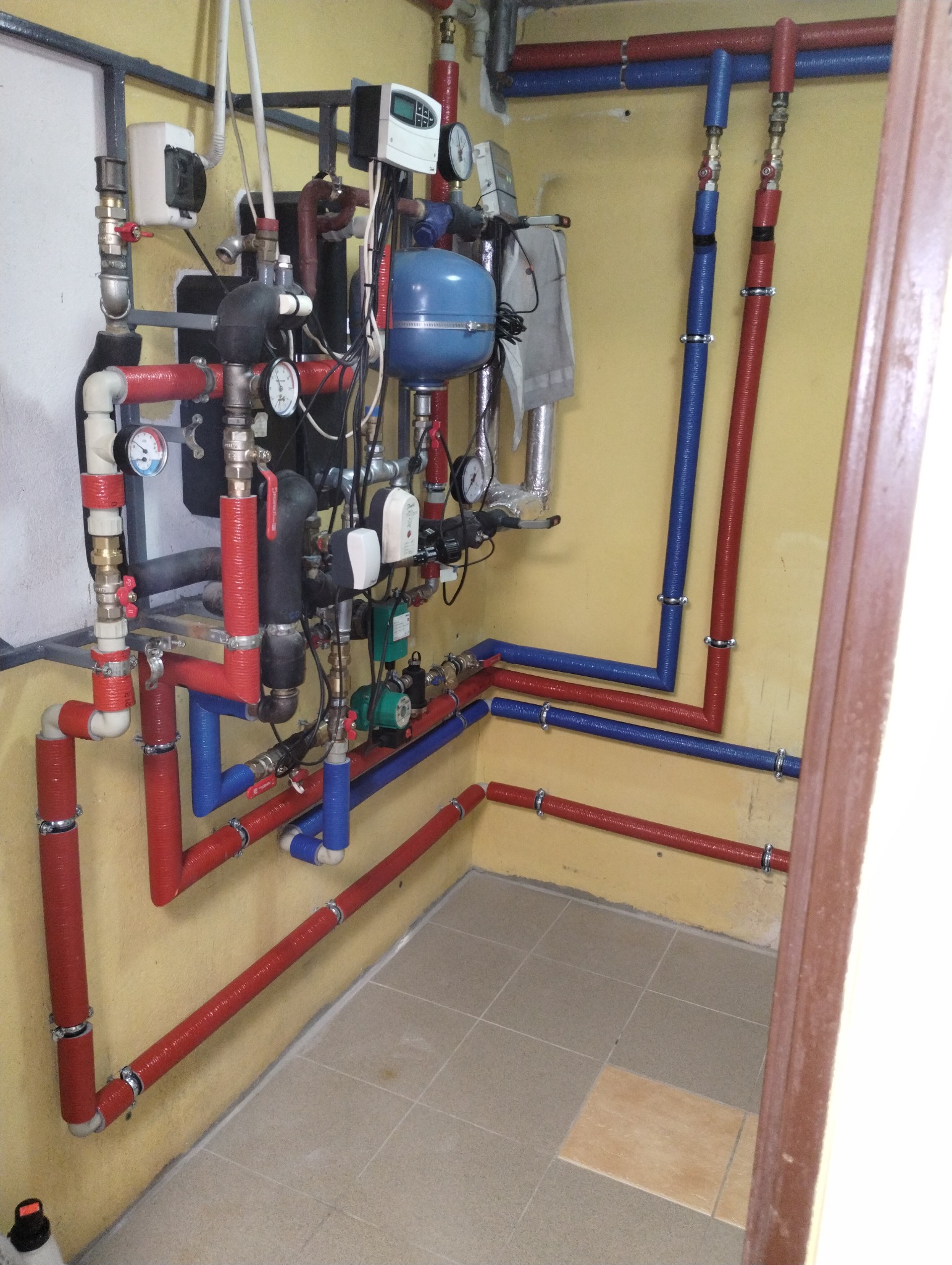 Węzeł ciepłowniczy na dwóch wymiennikach c.o i c.w.u