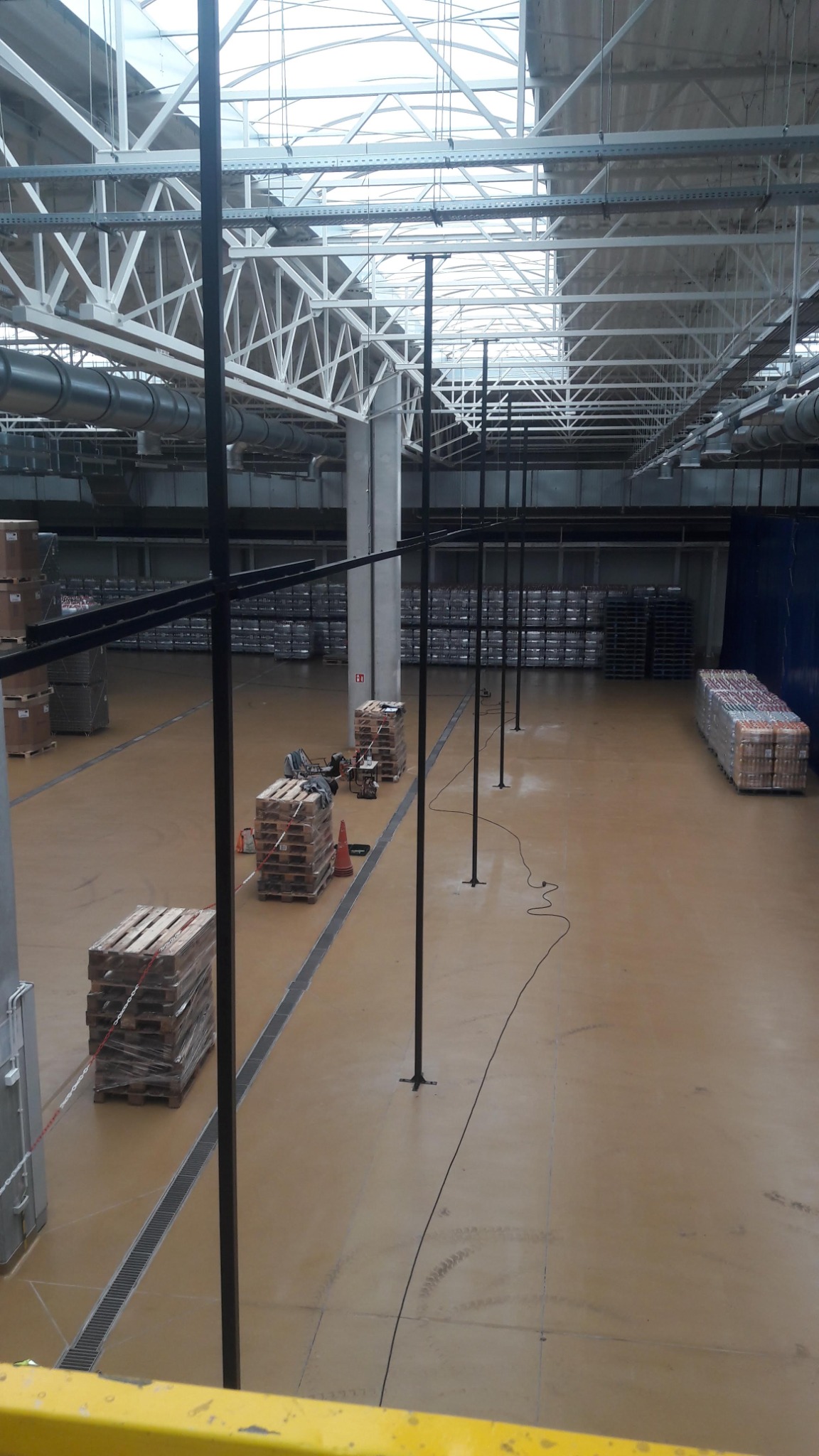 Stalowy spawany stelarz do zawieszenia ruchomej firany