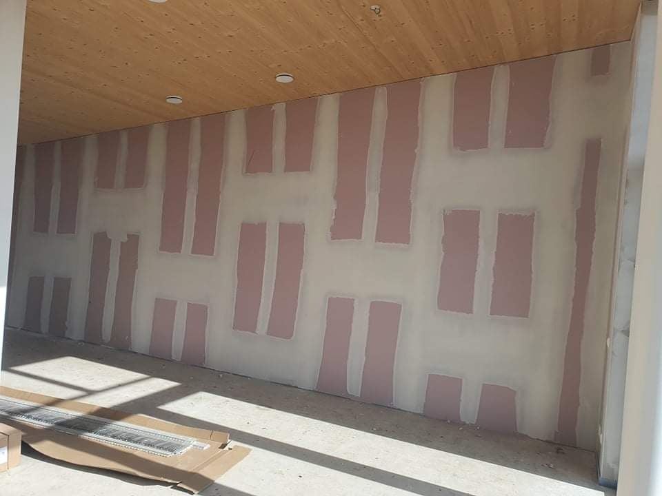 Szpachlowanie złącz na płytach G-k