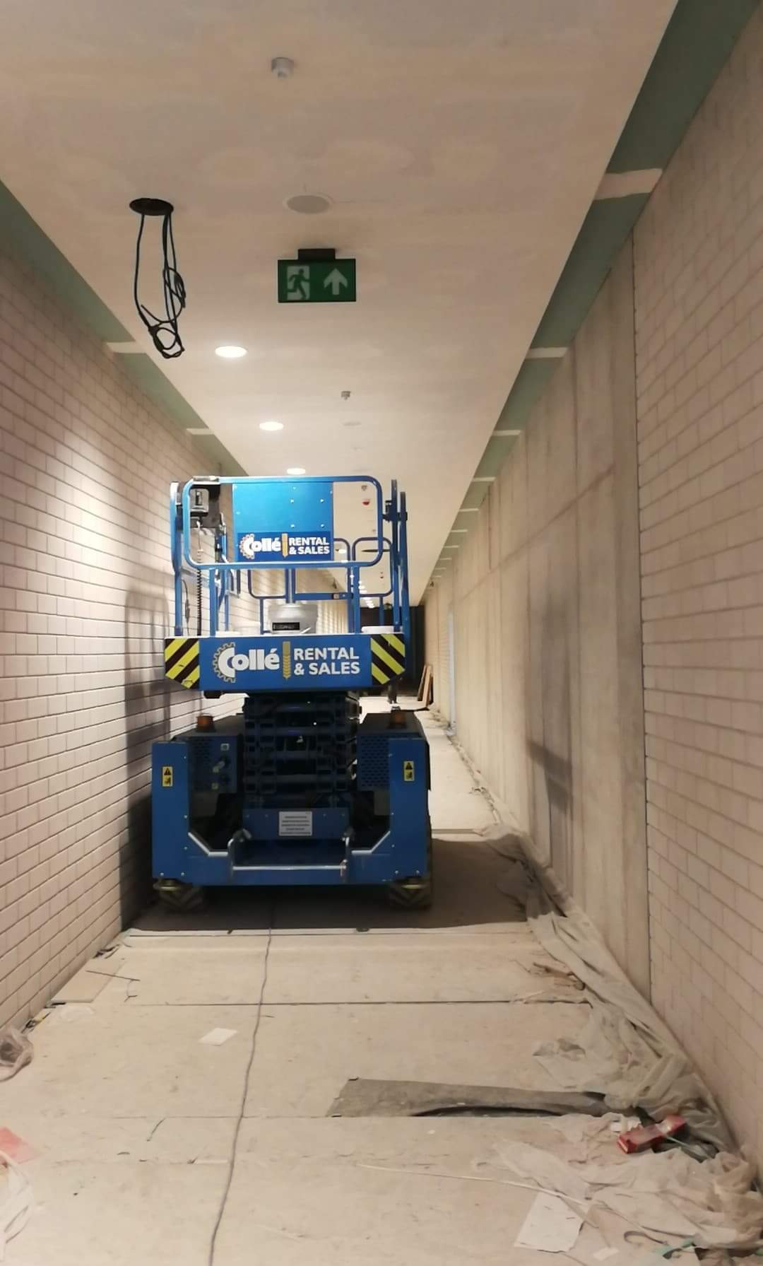 Szpachlowanie sufitu akustycznego