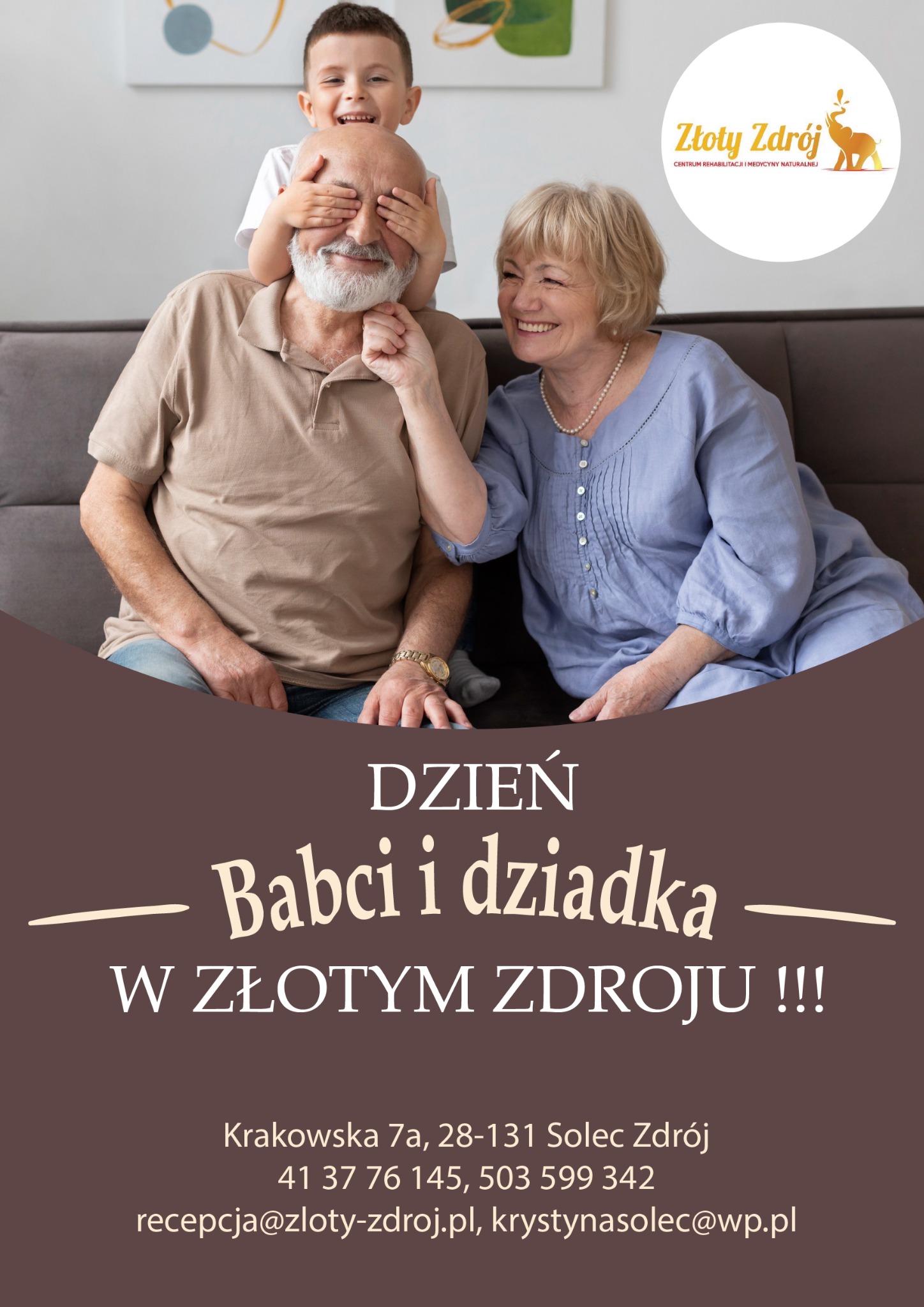 Grafika reklamowa z okazji Dnia Babci i Dziadka w Centrum Rehabilitacji i Medycyny Naturalnej Złoty Zdrój, przedstawiająca uśmiechniętych dziadków i wnuka zakrywającego dziadkowi oczy, z logo firmy...