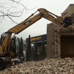 Usługi koparkami
- prace ziemne 
-rozbiórki 
-niwelacje terenu 
-wykopy
 Działamy szybko oraz sprawnie !!!