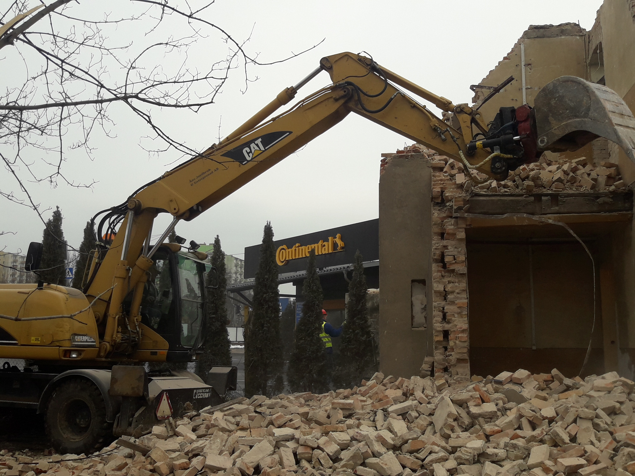 Usługi koparkami - prace ziemne -rozbiórki -niwelacje terenu -wykopy Działamy szybko oraz sprawnie !!!