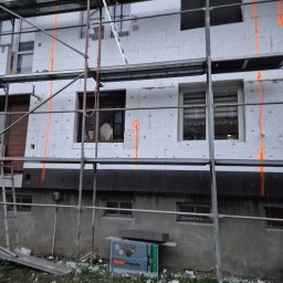 Tynkowanie elewacji Głog&oacute;w