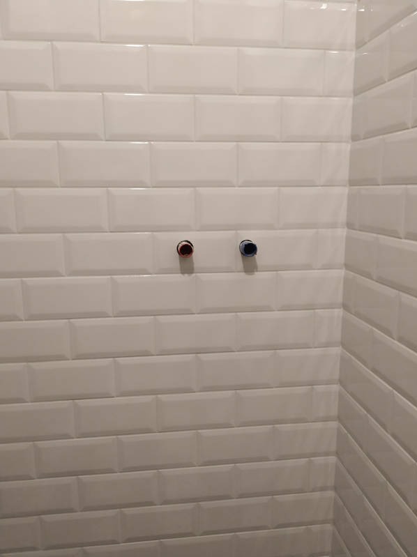 'cegiełki' w łazience.