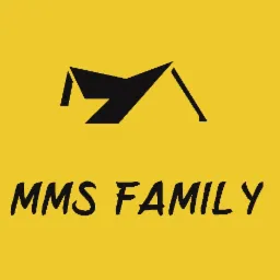 Logo firmy budowlanej MMS Family z motywem dachu na żółtym tle.