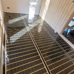 Realizacja foli grzewczej pod panelem pod Poznaniem ok 58 m2