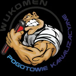 Karykaturalne logo firmy hydraulicznej przedstawiające muskularnego mężczyznę trzymającego klucz nastawny, otoczone napisem 'WUKOMEN POGOTOWIE KANALIZACYJNE'.