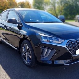 Premium Sedan Hyundai Ioniq