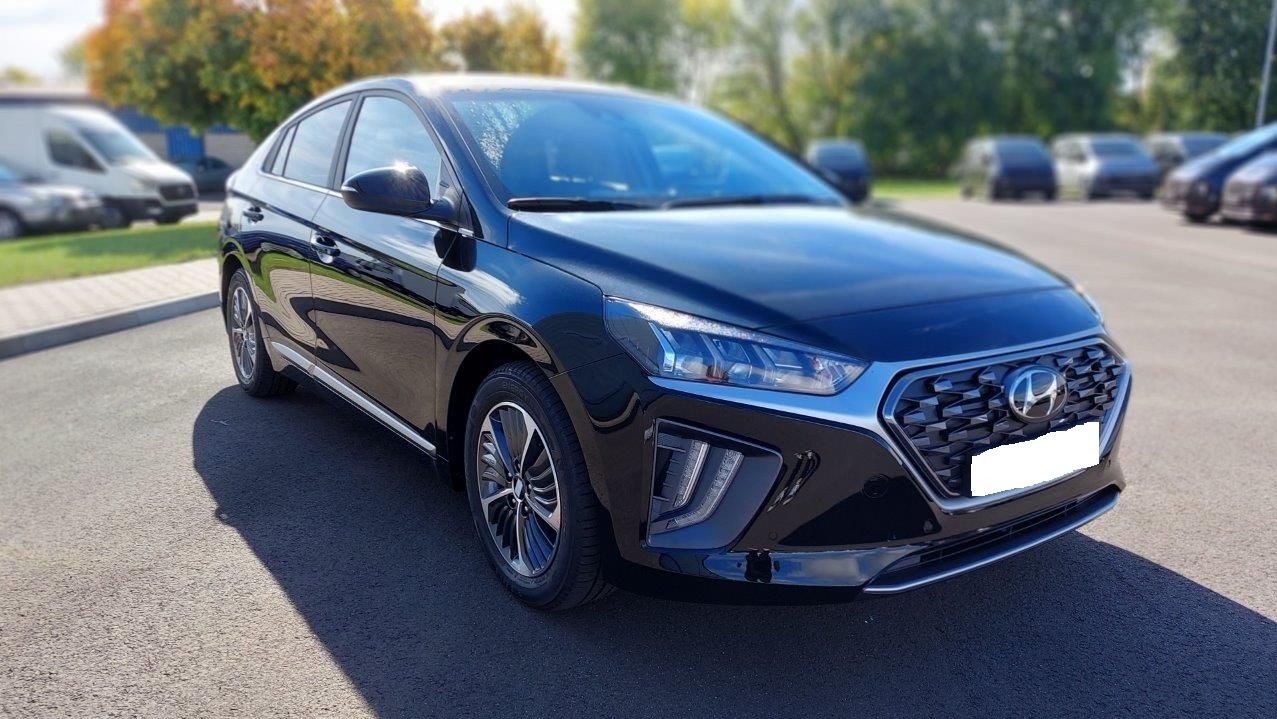 Premium Sedan Hyundai Ioniq