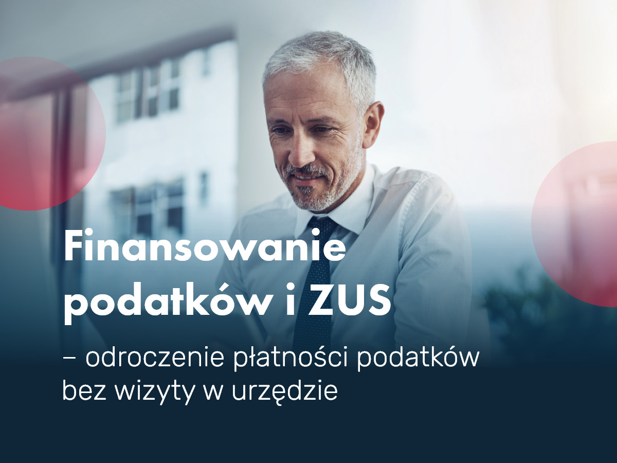 Mężczyzna w koszuli i krawacie przegląda ofertę finansowania podatków i ZUS, z możliwością odroczenia płatności bez wizyty w urzędzie.