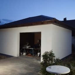 Stardom Łukasz Starosta - Ocieplenie, tynk strukturalny podbitka drewniana garażu. Gorzów Wlkp.