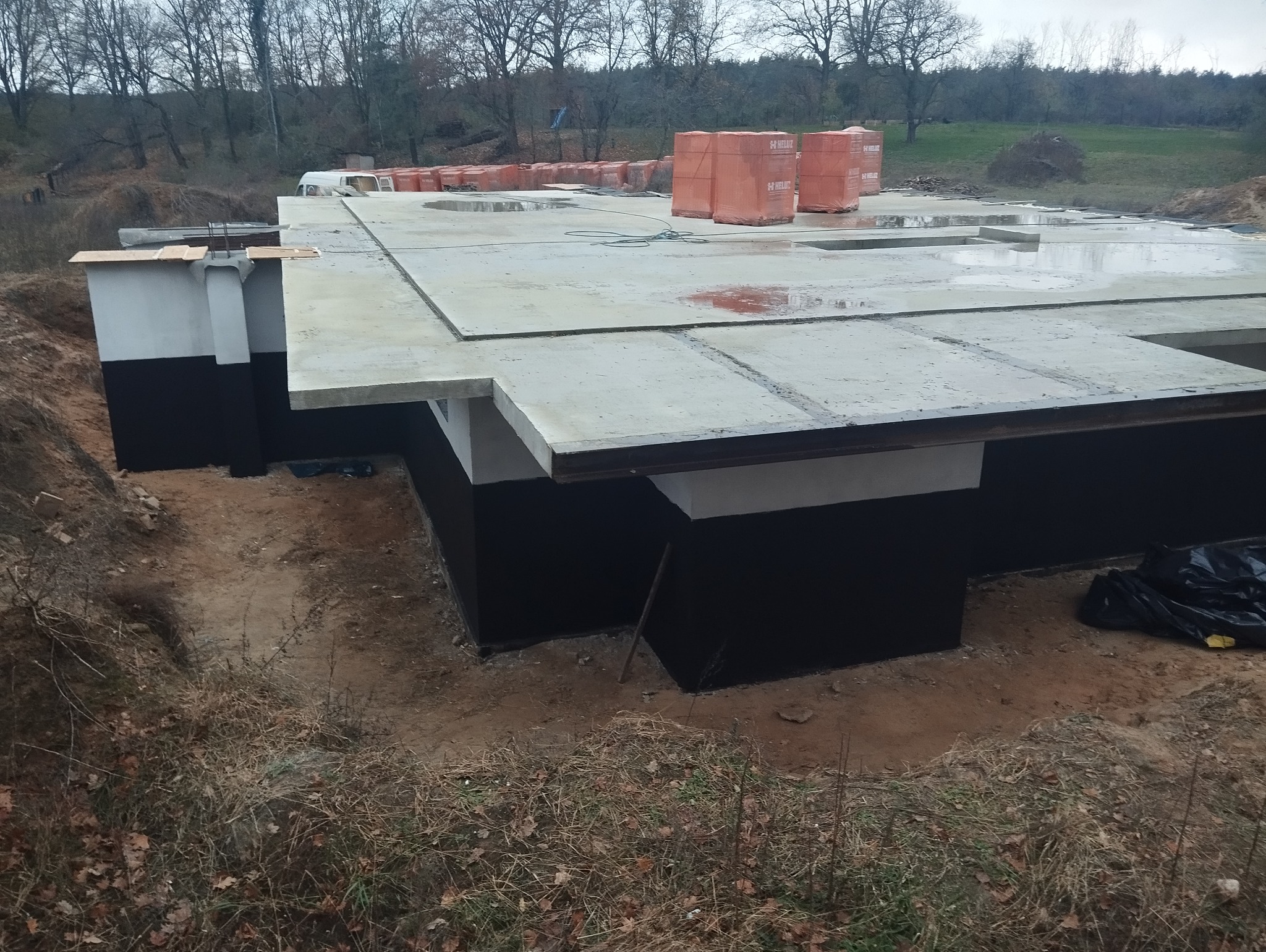 Ocieplenie ścian fundamentowych. Izolacja przeciwwilgociowa. Ok. Słubic