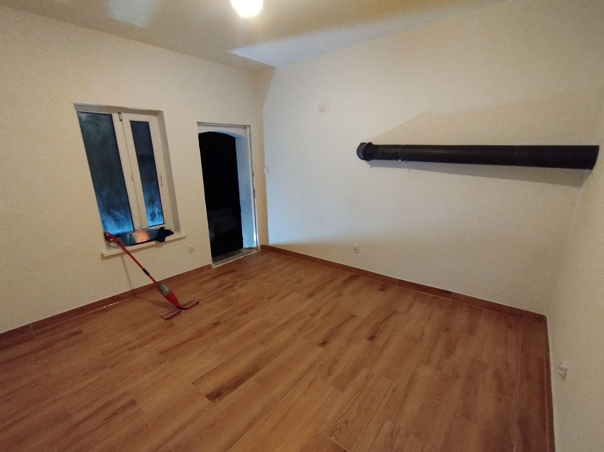 Generalny remont pomieszczenia gospodarczego na kuchnię letnią. Sulęcin