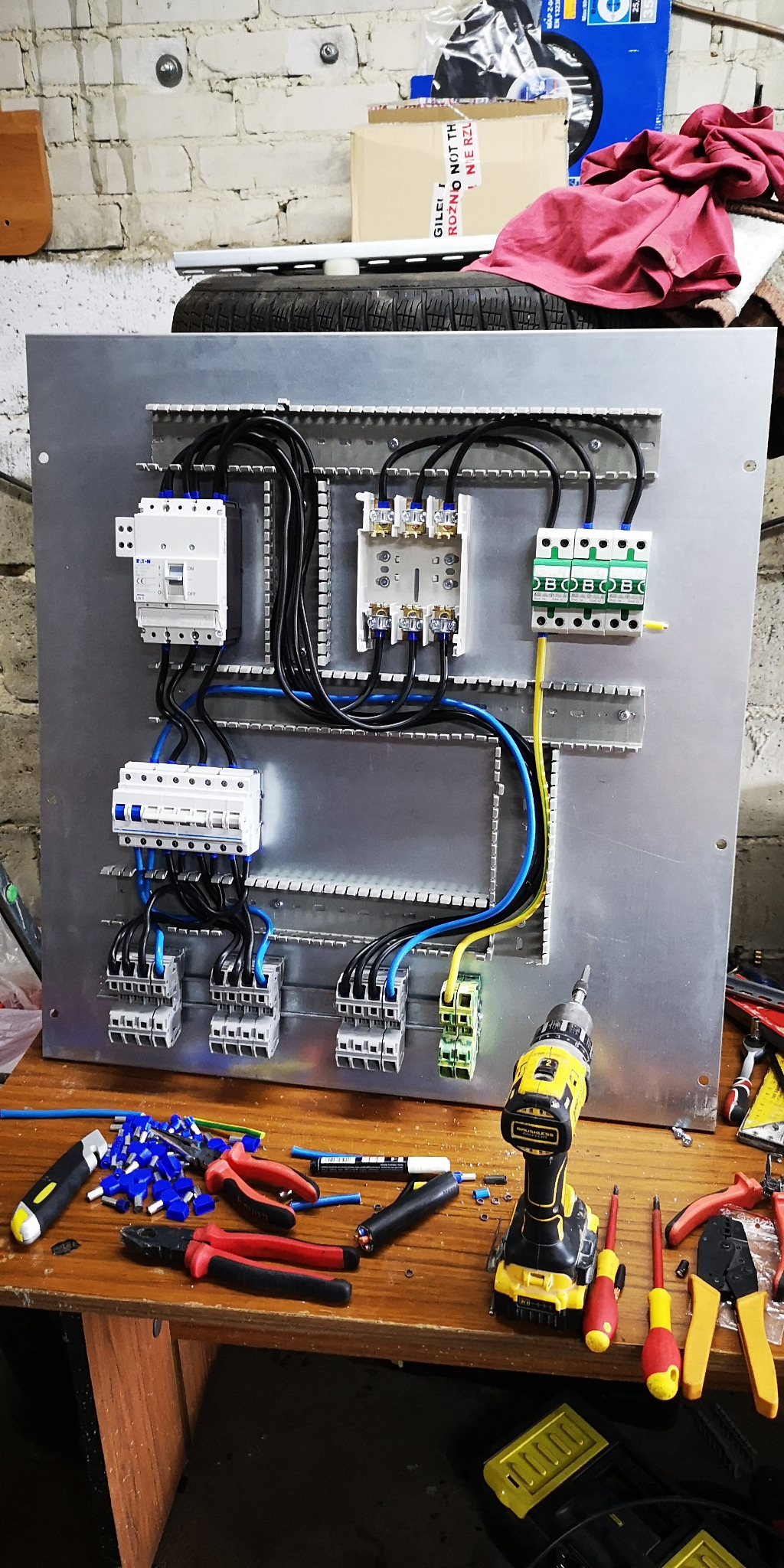 Układ zasilania hali sieć/agregat